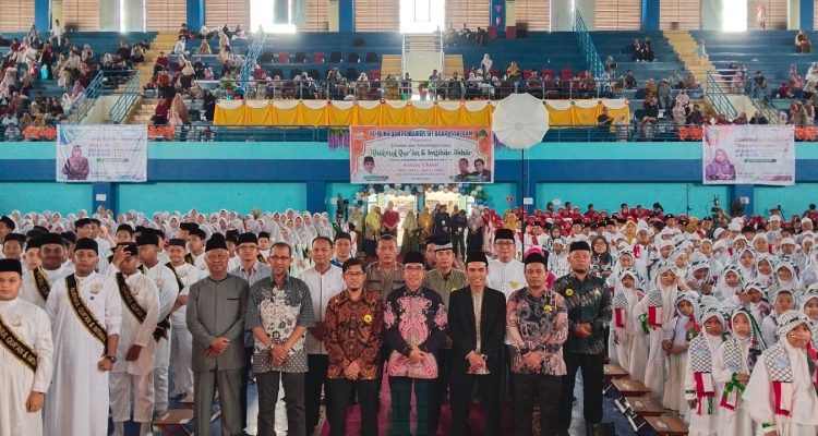 Ratusan peserta Imtihan dan Khotmil Quran bersama Bupati Kutim (dok: HRNews)