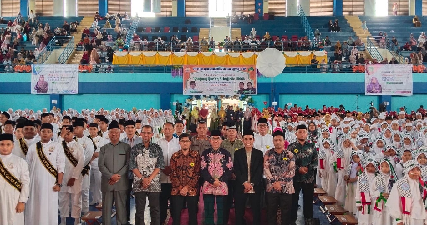 Ratusan peserta Imtihan dan Khotmil Quran bersama Bupati Kutim (dok: HRNews)