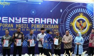 Bupati Ardiansyah Sulaiman saat menerima Opini WTP atas LKPD Tahun Anggaran 2023