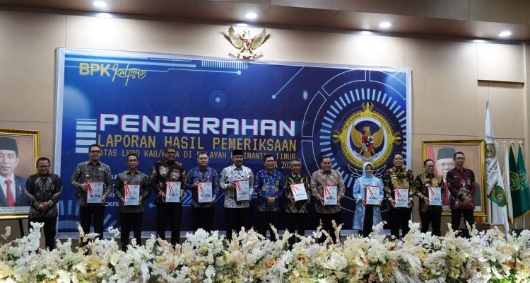 Foto Bupati Ardiansyah usai menerima Opini WTP atas LKPD TA 2023