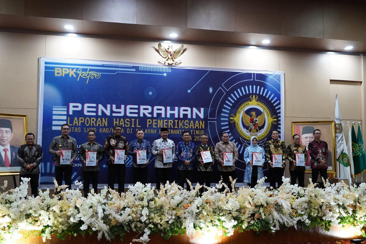 Foto Bupati Ardiansyah usai menerima Opini WTP atas LKPD TA 2023