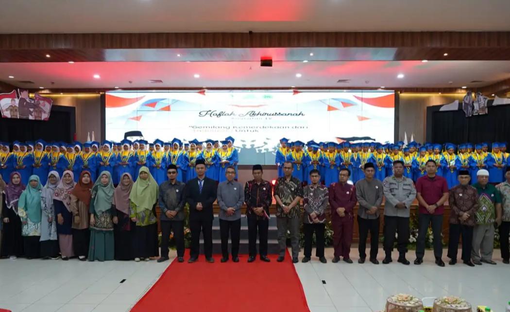Hadiri Wisuda SD IT 2 Darussalam, Bupati Ardiansyah Sulaiman paparkan 7 Program Prioritas Pemkab Kutim (dok: ist)
